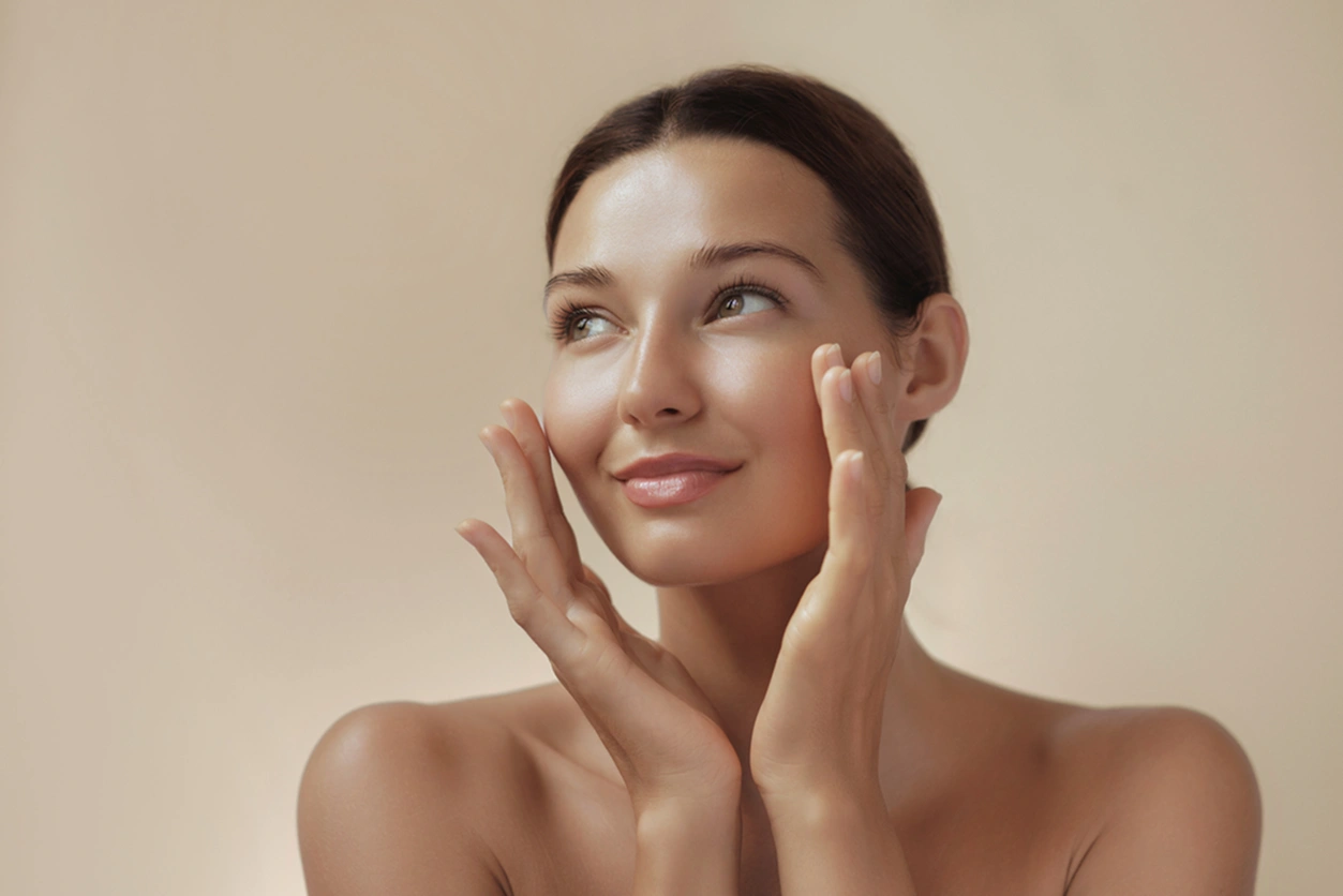 Kostemtikstudio Ginié Heidelberg. Frau mit gepflegter Haut im Gesicht.